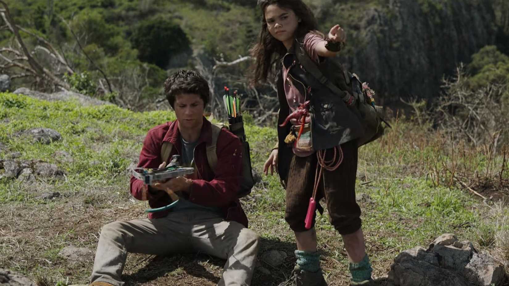 Minnow teaches Joel how to use a bow in Love and monsters