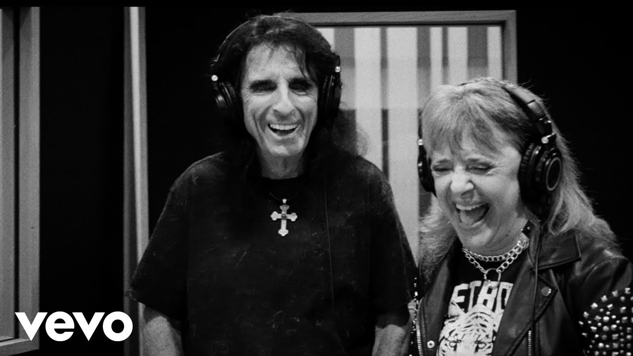 Suzi Quatro - Suzi Quatro - Kick Out The Jams (Official Music Video) - YouTube