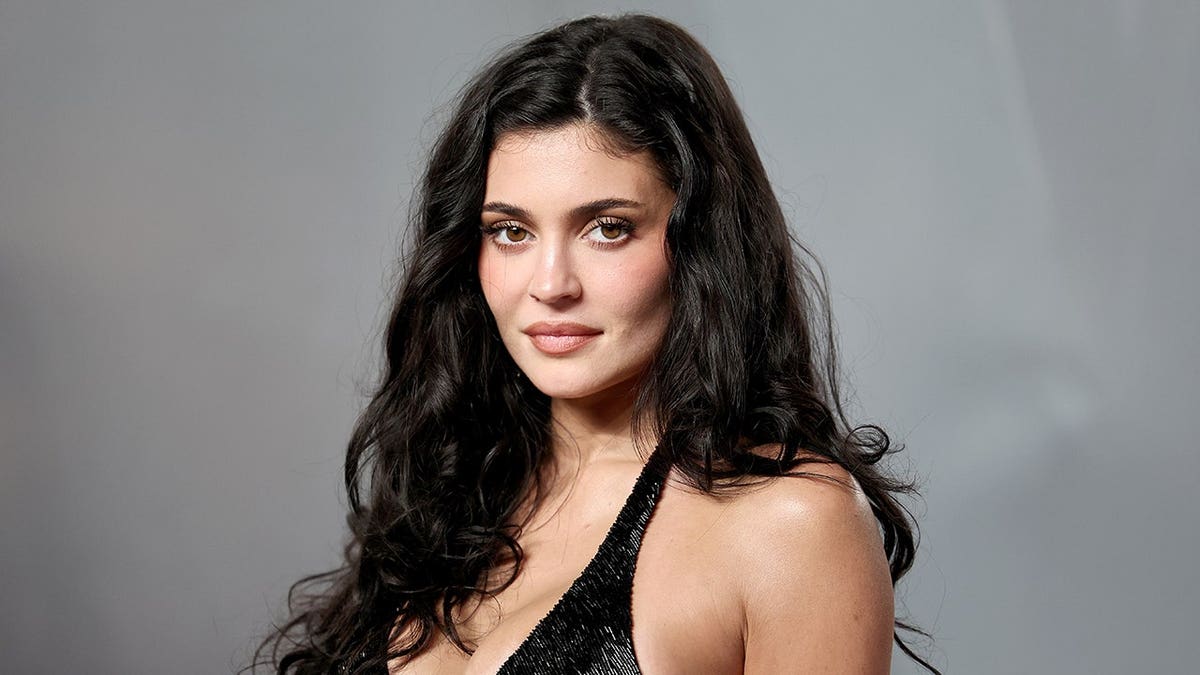 Kylie Jenner poses at the Vanity Fair Oscar Party at the Los Angeles County Museum of Art