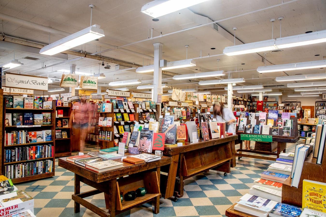 5 Wine, Spirits and Gastronomy Books to Give Your Foodie Friends