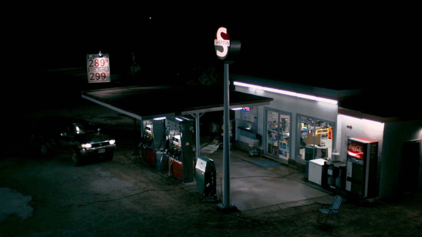 A quiet gas station in the middle of the night from Splinter